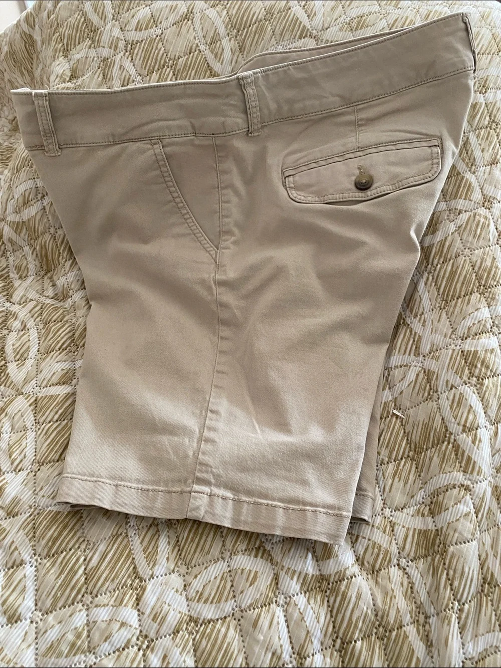 American Eagle Outfitters Women’s Tan  Bermuda Stretch Design Shorts Size 14